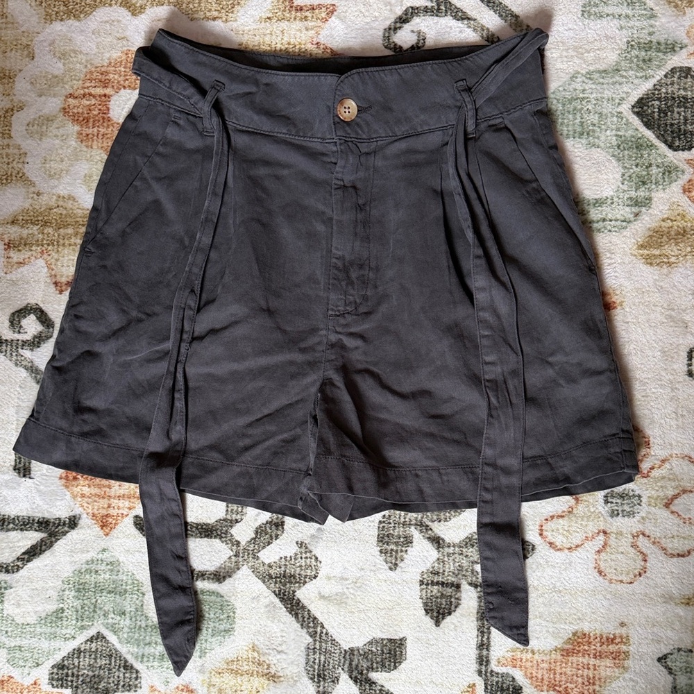 Faherty Charcoal High-Waisted Shorts!